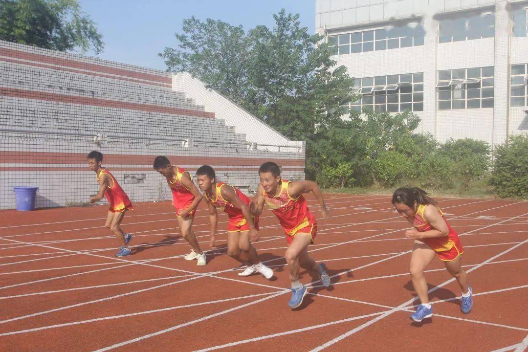 包含河南建业力争保级，全力备战下一轮比赛的词条