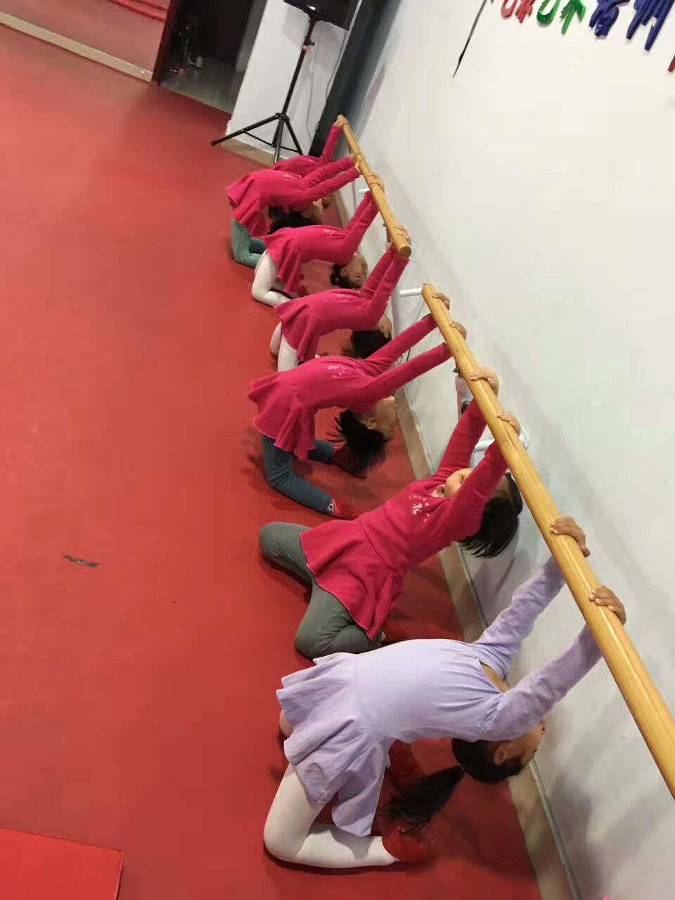 爱游戏在线-体操项目：优胜者谁属，比赛精彩绝伦