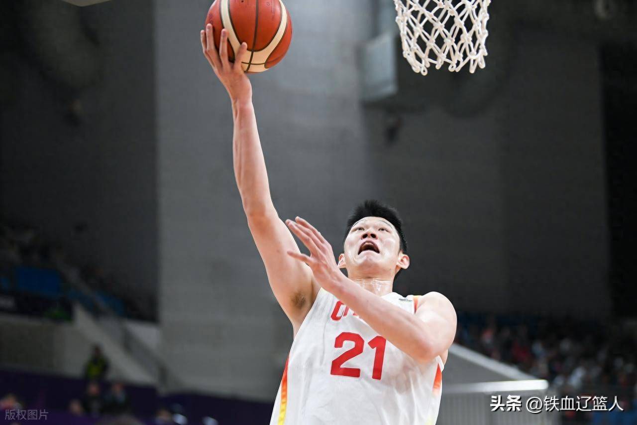 爱游戏体育-比赛中球员发挥出色受到媒体关注