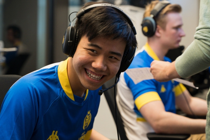 爱游戏官方入口-T1翻盘MAD，Kanavi拿下关键大龙宿敌对决八强赛，锁定晋级资格