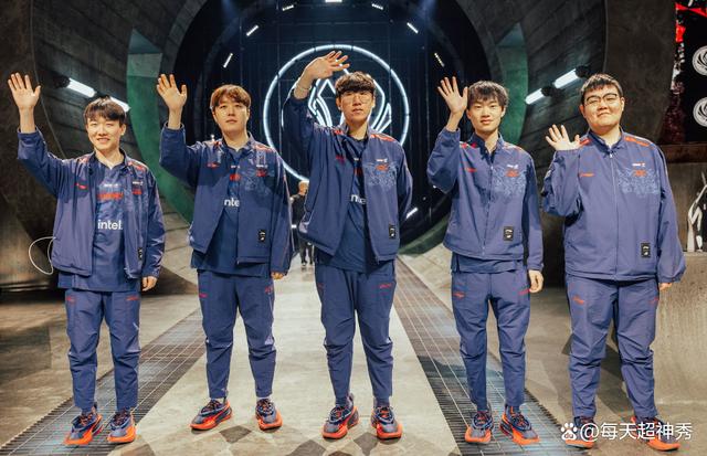 T1翻盘MAD,Kanavi拿下关键大龙宿敌对决八强赛,锁定晋级资格 T1翻盘MAD,Kanavi拿下关键大龙宿敌对决八强赛,锁定晋级资格