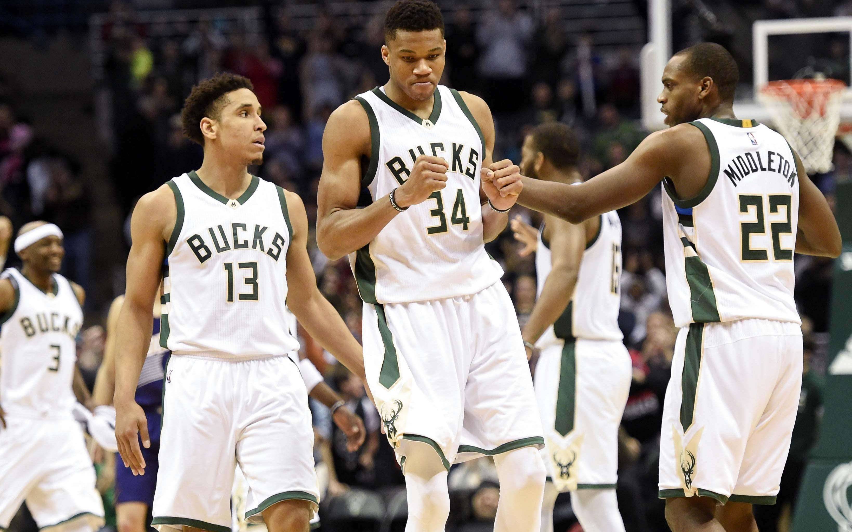 爱游戏官方入口-雷霆队惨败雄鹿队，遭遇季后赛惨败