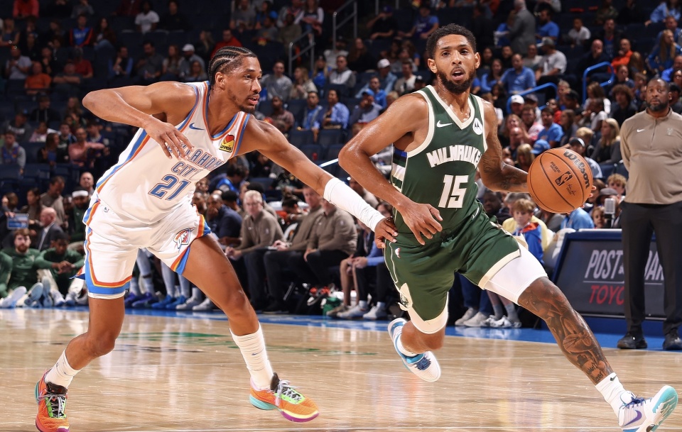 雷霆队惨败雄鹿队,遭遇季后赛惨败 雷霆队惨败雄鹿队,遭遇季后赛惨败