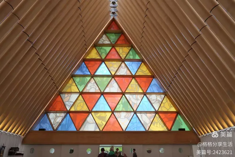 包含基督之城连续不败，稳居中游位置的词条