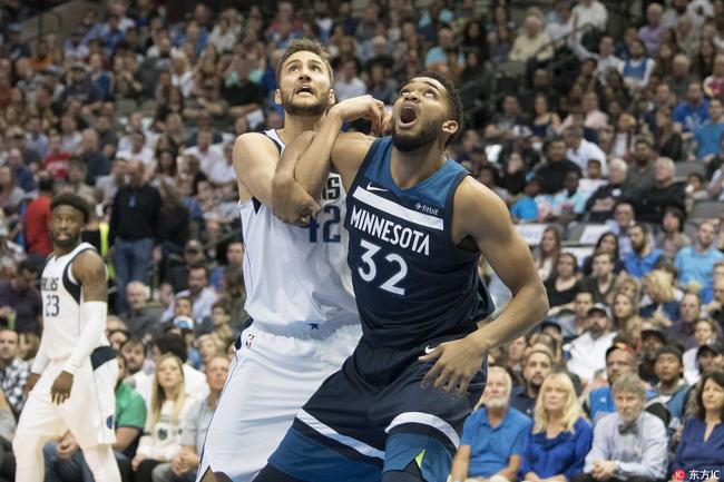 爱游戏体育-小牛大胜！唐斯砍下三双带领球队胜利的简单介绍