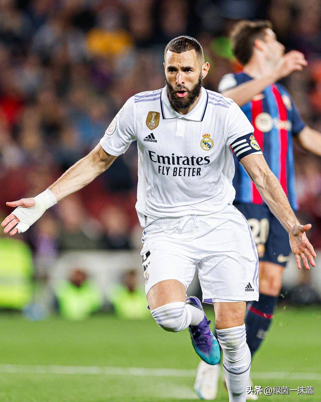 爱游戏大厅-沙拉维上演帽子戏法，助胜球队跻身前列