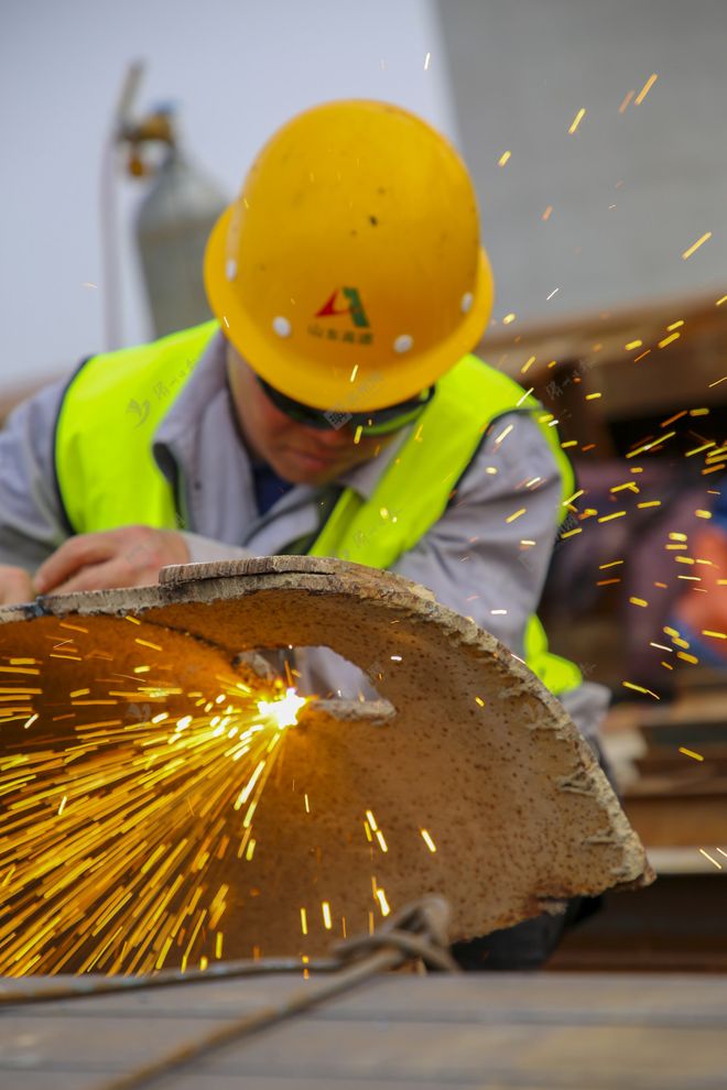 爱游戏在线-阿曼队展现出色发挥，迸发出团结奋斗的力量