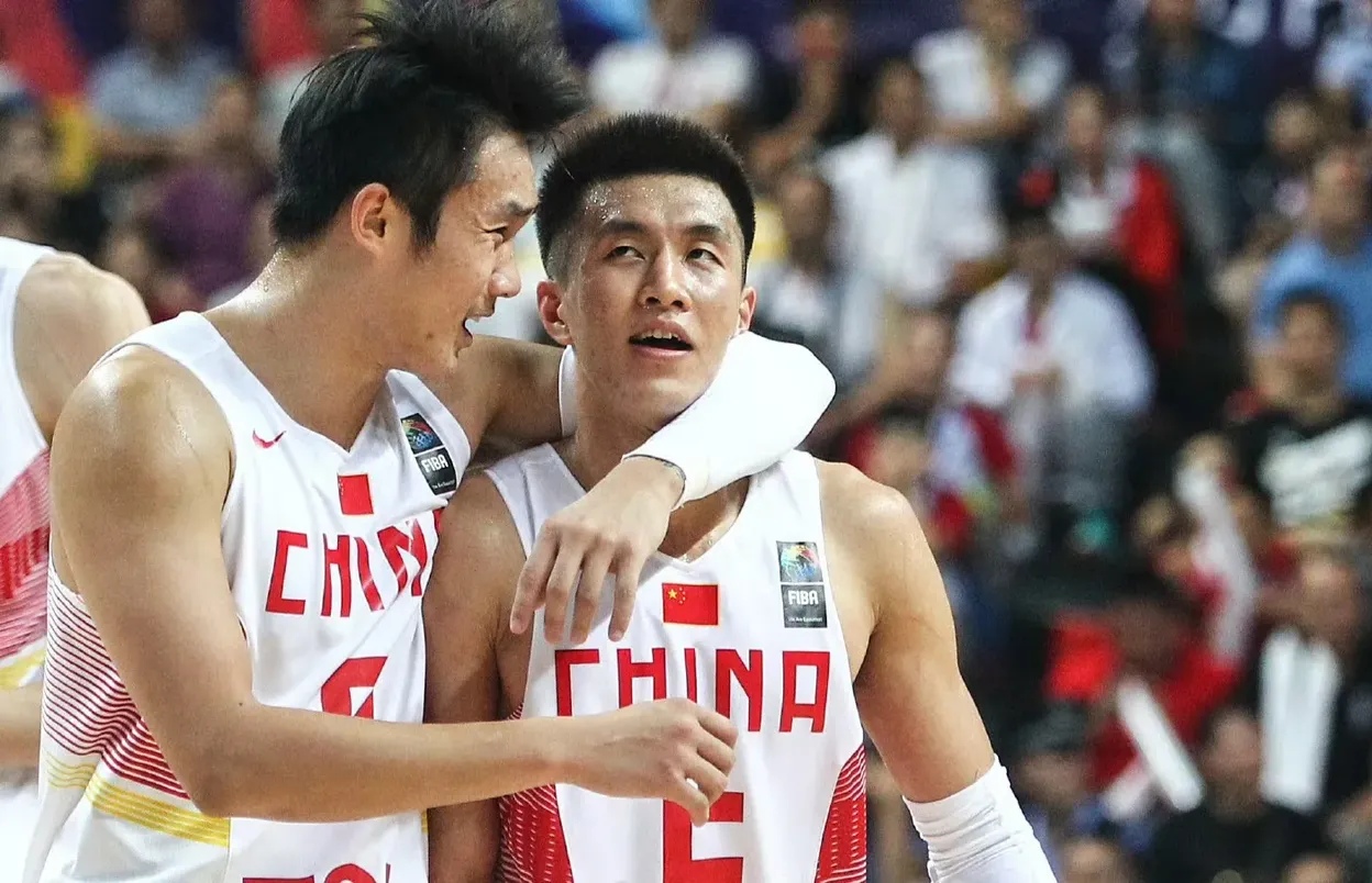 上海队逆转深圳队，郭艾伦状态火热的简单介绍