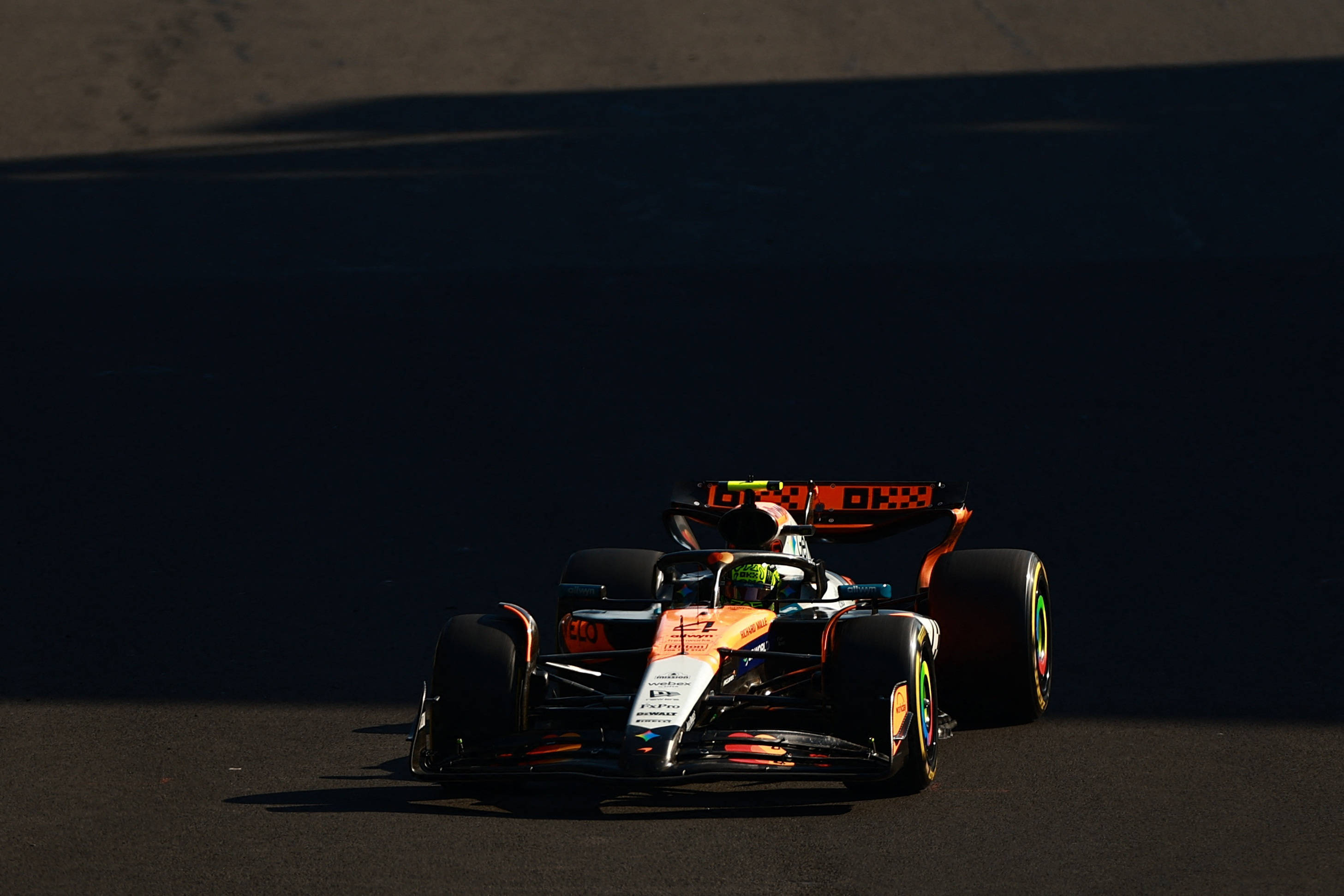 索伯车队碾压威廉姆斯，诺里斯点燃赛场的简单介绍