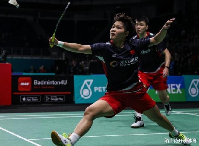 关于泰国队险胜印度队，黄鸭组合统治全场的信息