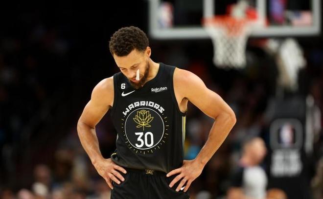 关于湖人力克上海队，库里刷新纪录的信息