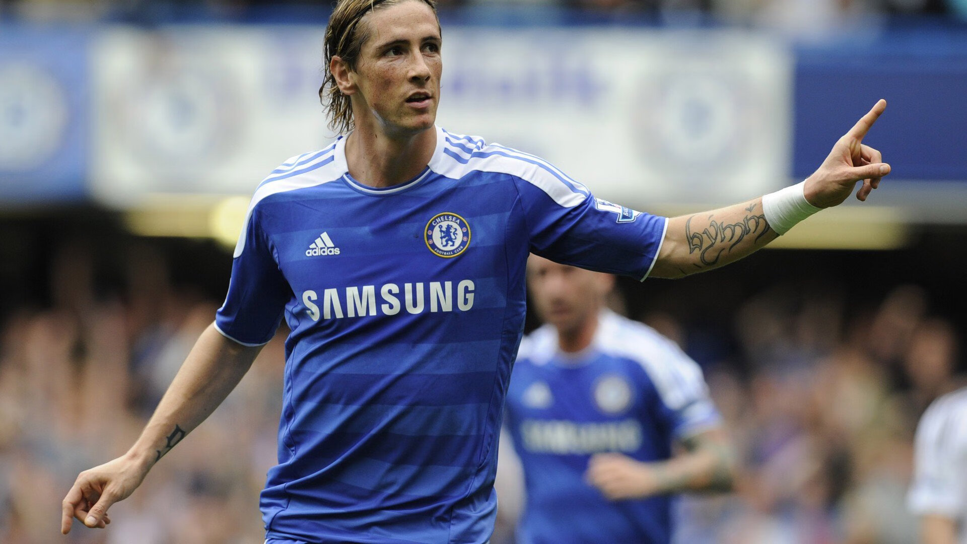 爱游戏大厅-当足球遇见篮球，青岛队篮下轻取网队，塔图姆跨界惊艳全场